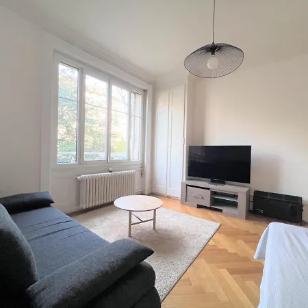 Charmant Logement A Malagnou Appartement *